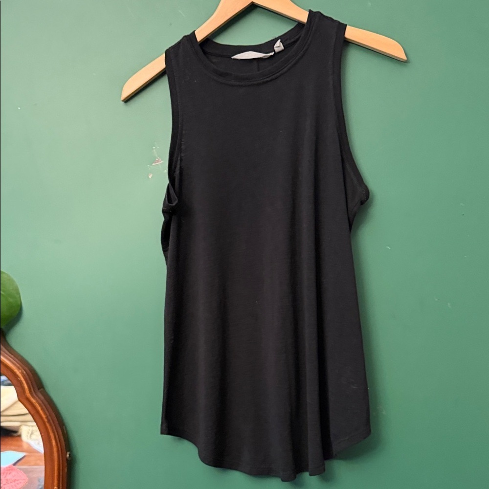 Athleta Womens M Sleeveless Back Top Athleisure Yoga Summer Activewear